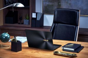 ASUS ZenBook S UX393 Scenario photo Jade black and dimond cut