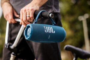 JBL CHARGE6 LIFESTYLE BMX EU6A8085 x1 db5db9 large 1741343402
