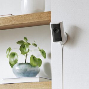 Ring annuncia la disponibilità in Italia di Floodlight Cam Pro, Wired Doorbell Pro, Indoor Cam Plus e Wired Doorbell Plus 32 1761822528wpdm Indoor Camera Plus a