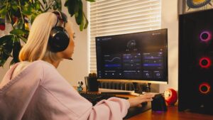 Vivi la magia del Natale con JBL 15 606188 JBL QuantumENGINE 3d1c59 large 1754925564