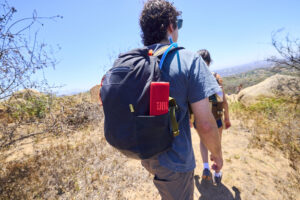 Vivi la magia del Natale con JBL 9 608789 JBL Grip lifestyle 1 312f74 large 1756460386