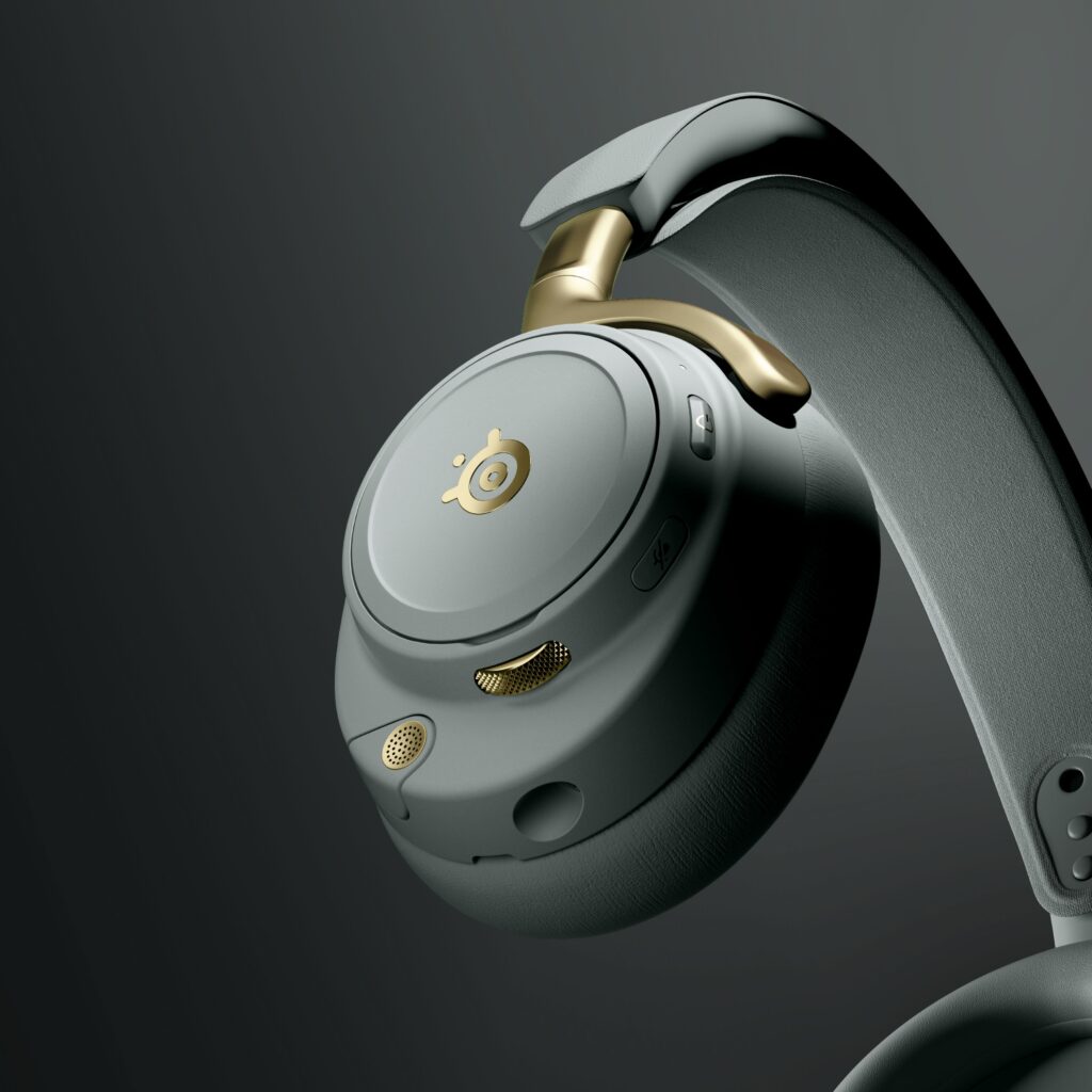 Sotto l'Albero vince chi gioca: le proposte di Natale di SteelSeries per il gaming 39 Sage Gold Nova Elite On board Controls 01