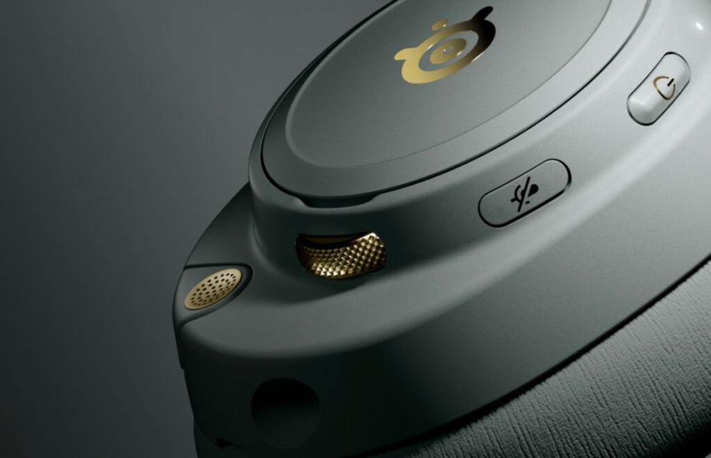 Sotto l'Albero vince chi gioca: le proposte di Natale di SteelSeries per il gaming 40 Sage Gold Nova Elite On board Controls 02