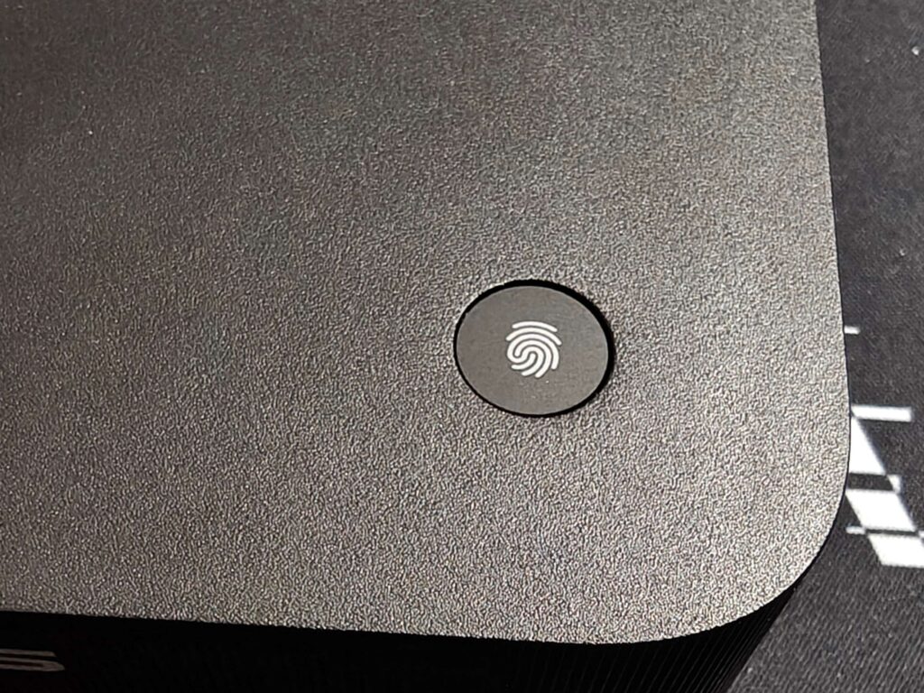 Recensione ASUS ExpertCenter PN54: Prestazioni Elevate in un Corpo Estremamente Compatto 14 IMG20251126200339