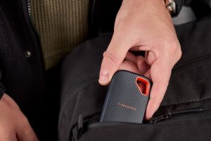 Sandisk introduce la nuova generazione di unità SSD portatili per supportare workflow più rapidi, complessi e contenuti sviluppati con l’AI 11 Copy of Life SNDK Extreme pSSD 47 PIT