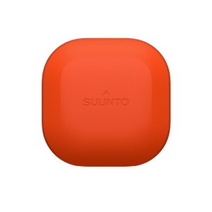 Suunto presenta Spark, cuffie open-ear a conduzione aerea: leggere e smart, offrono suono immersivo mantenendo la consapevolezza ambientale 34 Suunto Spark Coral Orange SS051357000 Case close up to down