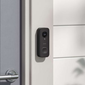 Blink lancia i suoi primi videocitofoni con risoluzione 2K, per una qualità video premium 11 BlinkWiredDoorbell PR Lifestyle 02