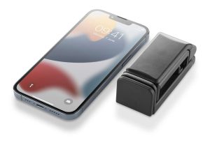Viaggiare smart: le soluzioni tech di Cellularline, Music Sound, Interphone e Skross 34 TRAVEL HOLDER Cellularline 8