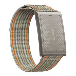 Amazfit presenta Helio Strap Pro, nuova soluzione di movimento intelligente per HYROX e allenamento ibrido 7 Helio Wristband Global Standard Rendering R45 ° Orange Gray 1