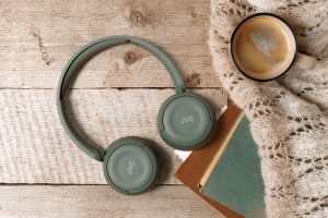 JVC presenta le nuove HA-S59W: eleganti cuffie wireless dal suono coinvolgente e dal comfort prolungato 5 JVC HA S59W G Layflat small