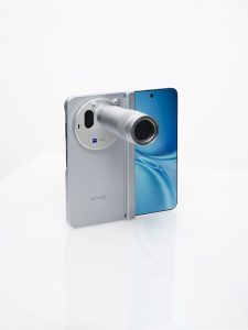 vivo X Fold6 in Italia entro il 2026: la nuova era della fotografia pieghevole 7 vivo X Fold6 Blue Kit