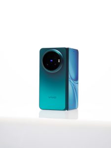 vivo X Fold6 in Italia entro il 2026: la nuova era della fotografia pieghevole 5 vivo X Fold6 Blue Main