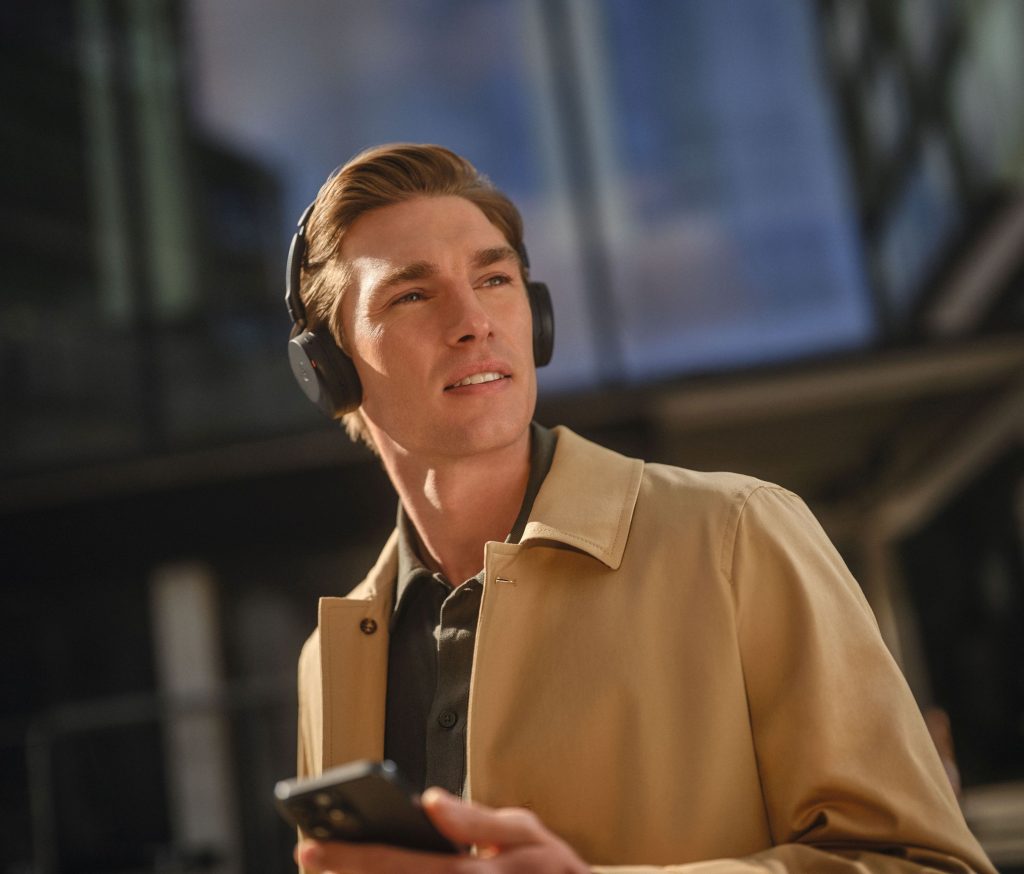 Jabra amplia la gamma Evolve3 e supporta ora tutti i diversi stili di lavoro 5 Jabra Evolve3 65 Flex Street Male