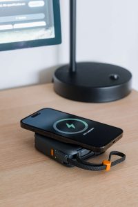 Xtorm arriva in Italia: performance e innovazione per la ricarica mobile di nuova generazione 47 Xtorm XTPP101 Wireless charging 02