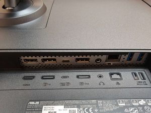 ASUS BE27ACGN e ExpertCenter PN54-S1: la postazione desktop compatta per la massima produttività 10 IMG20260729144141