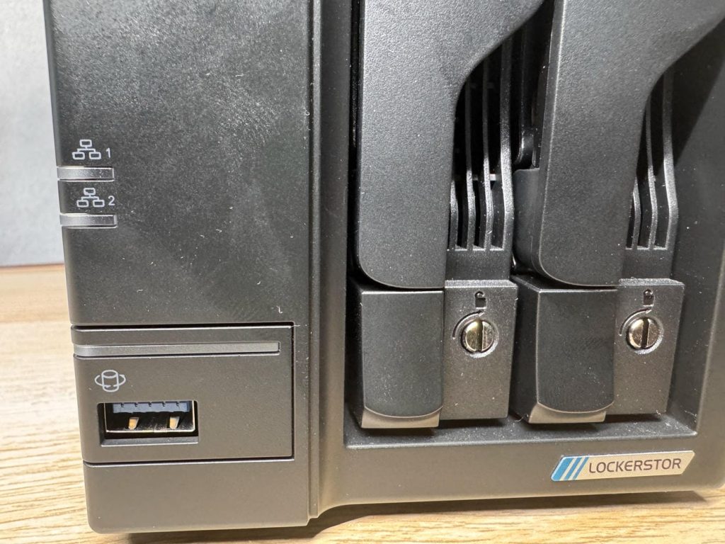 Recensione Asustor Lockerstor 2 Gen2+ 11 IMG 7344