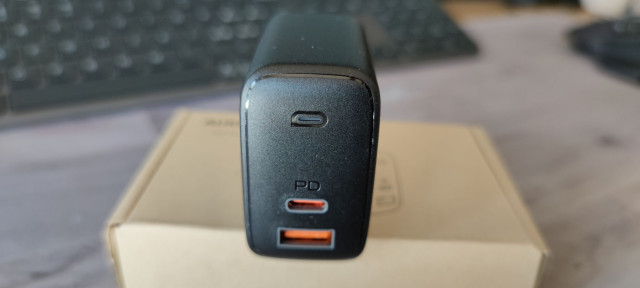 Recensione Caricatore AUKEY OMNIA Mix 65W Dual-Port PD 8