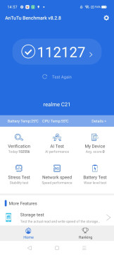 Recensione realme C21 30